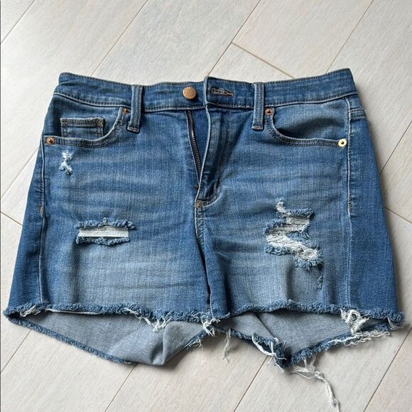 Universal Thread Distressed Jean Shorts - Picture 1 of 6